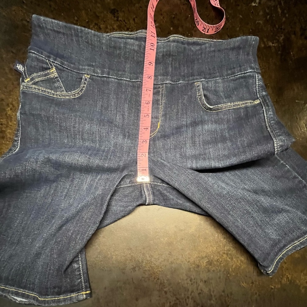 Rock & Republic Fever Slimming Bermuda Denim Shorts Stretchy, 16 - Picture 9 of 9